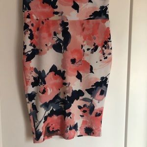Floral stretchy pencil skirt